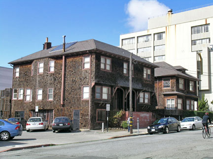 1930 and 1922–24 Walnut Street (photo: Daniella Thompson, 2009)